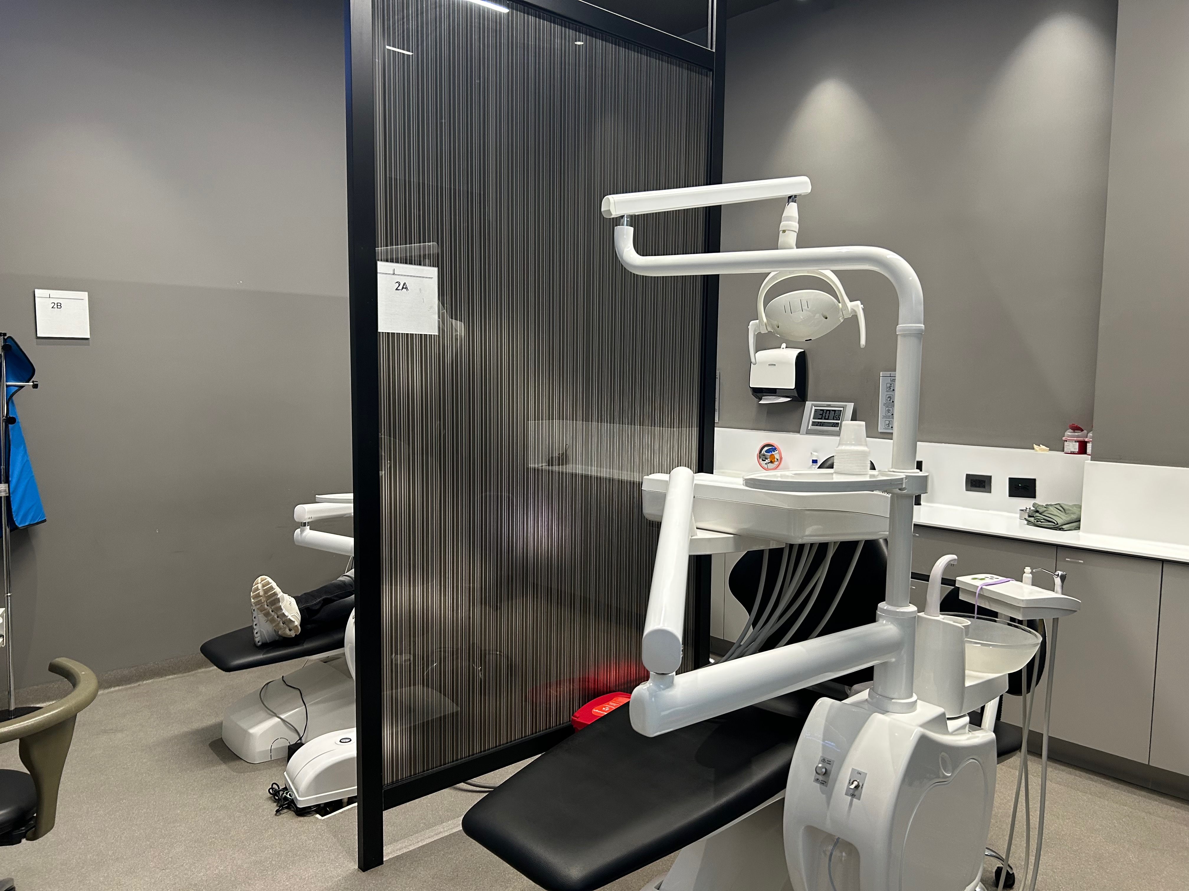 Interior de la clínica Indental Solutions, Centro Comercial Santafé